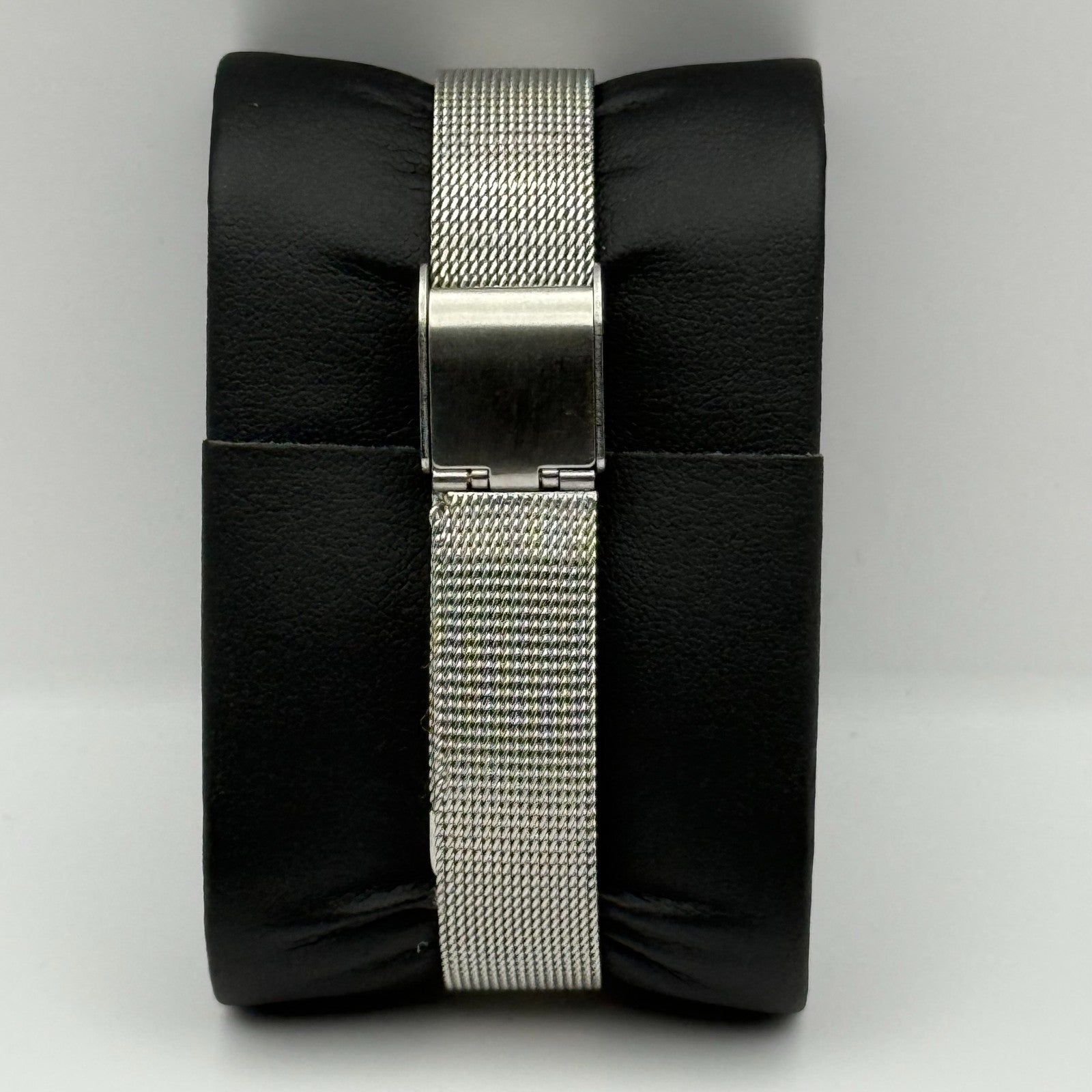 Enternity Ladies Quartz Watch Crystal Markers Silver Tone Mesh Band Working 25mm