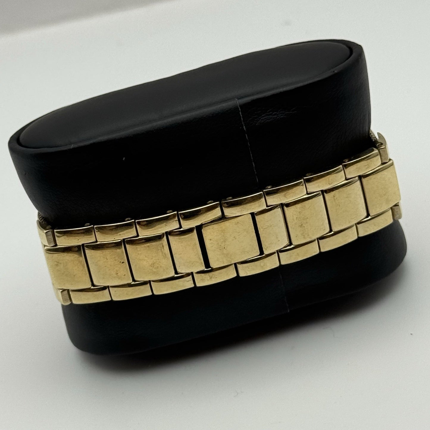 21mm Working Ladies Kenneth Cole Reaction Gold Plated Quartz Watch 6.5 Inches