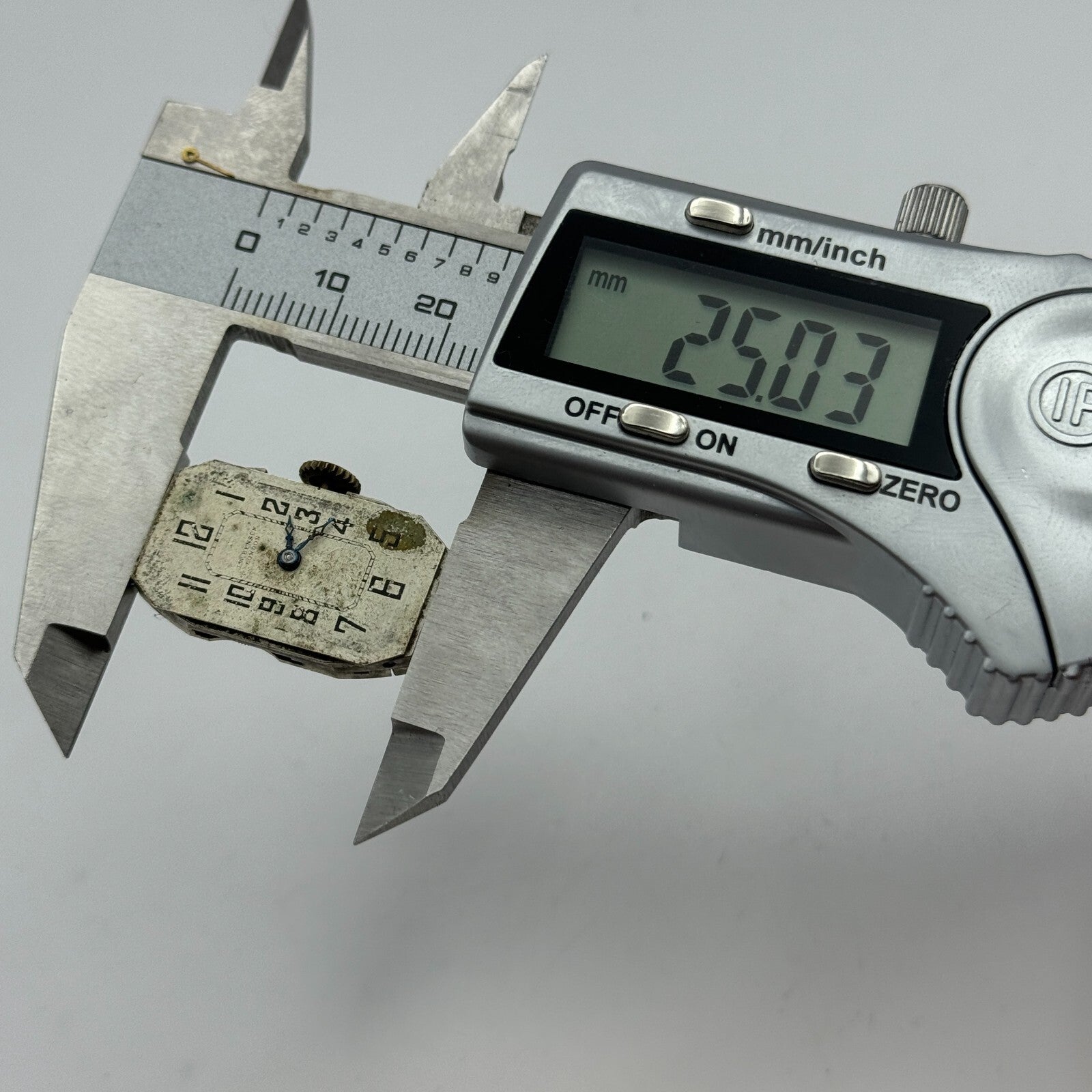 15.1mm Cyma Tavannes Ref 063 Balance Ok Swiss Watch Movement PARTS SPARES