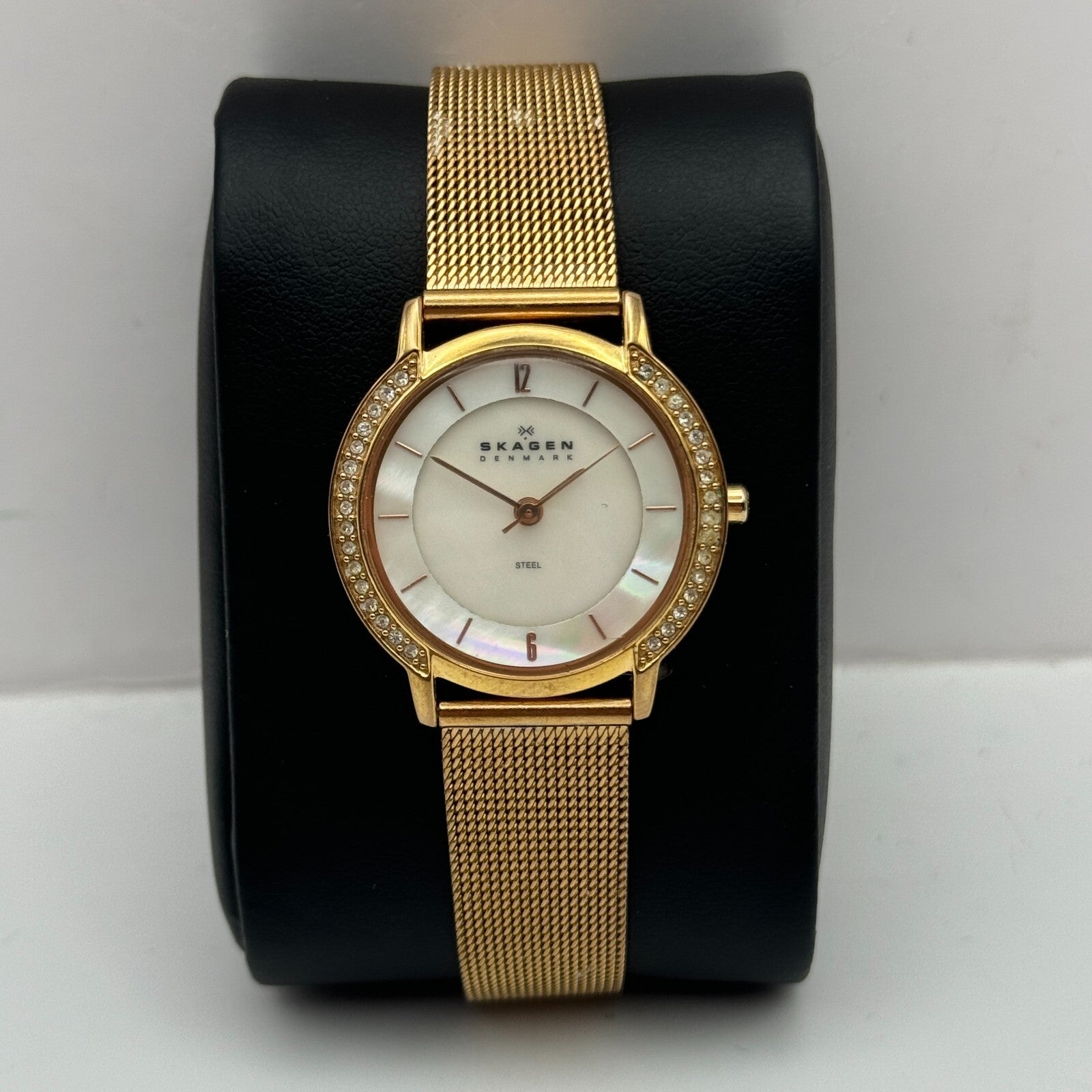 28mm Working Skagen Denmark 804SRR Steel Rose Gold Tone MOP Quartz Watch 8 Inch