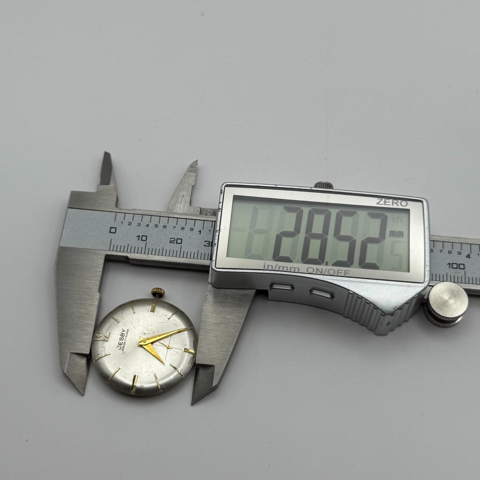 OM 116 Watch Movement Jesby Running Manual Wind Vintage Parts 25.8mm