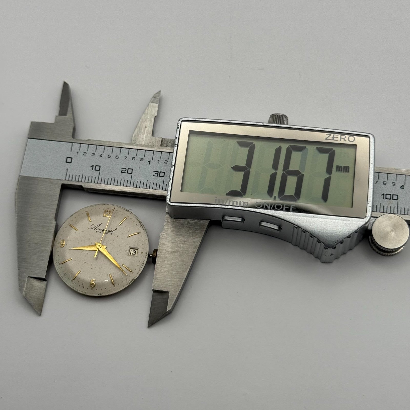 ETA 2409 Watch Movement Running Accurist Date Manual Wind Vintage Parts 25.8mm