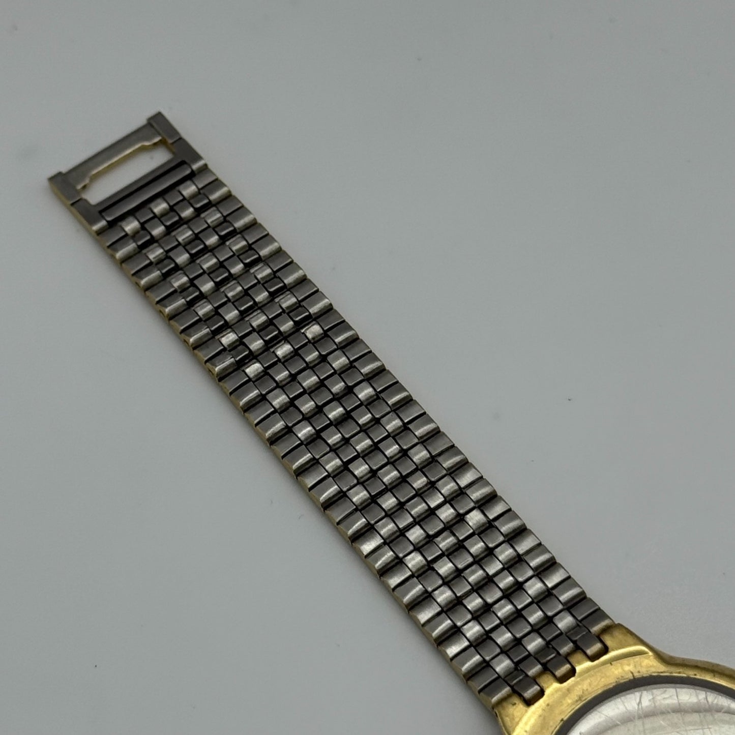 33mm Working Unisex Limit VX50/0511 Gold Plated Quartz Watch 7.75 Inches