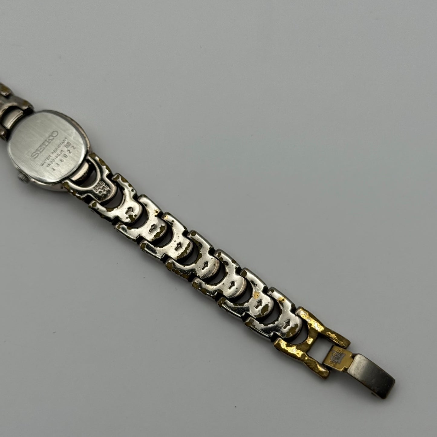 Seiko Ladies Quartz Watch Oval Dial Silver Tone Bracelet Japan Working 16mm