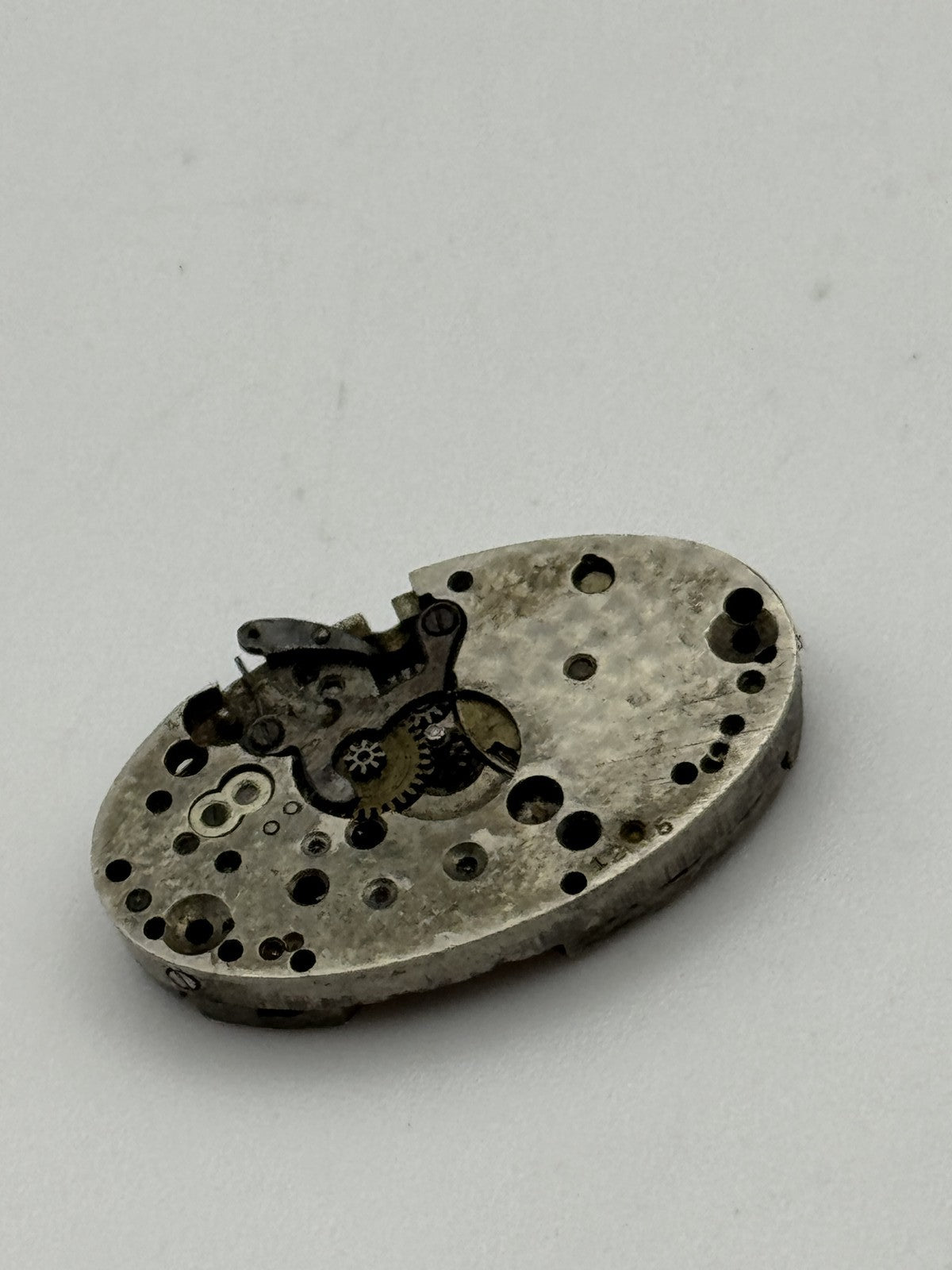 13.9mm Vintage Balance Intact Manual Wind Swiss Watch Movement PARTS REPAIR