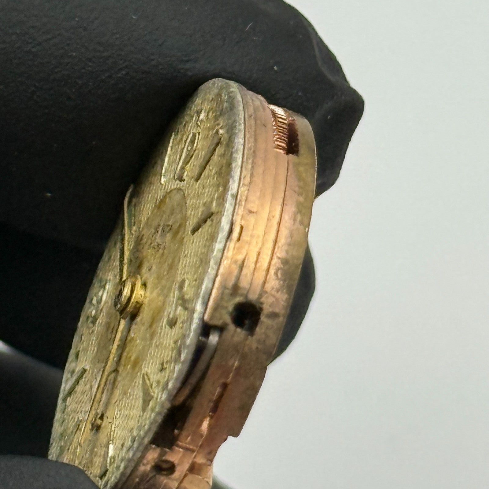 Helvetia 82C Watch Movement Manual Wind Vintage Swiss 17 Jewels Parts 23.1mm