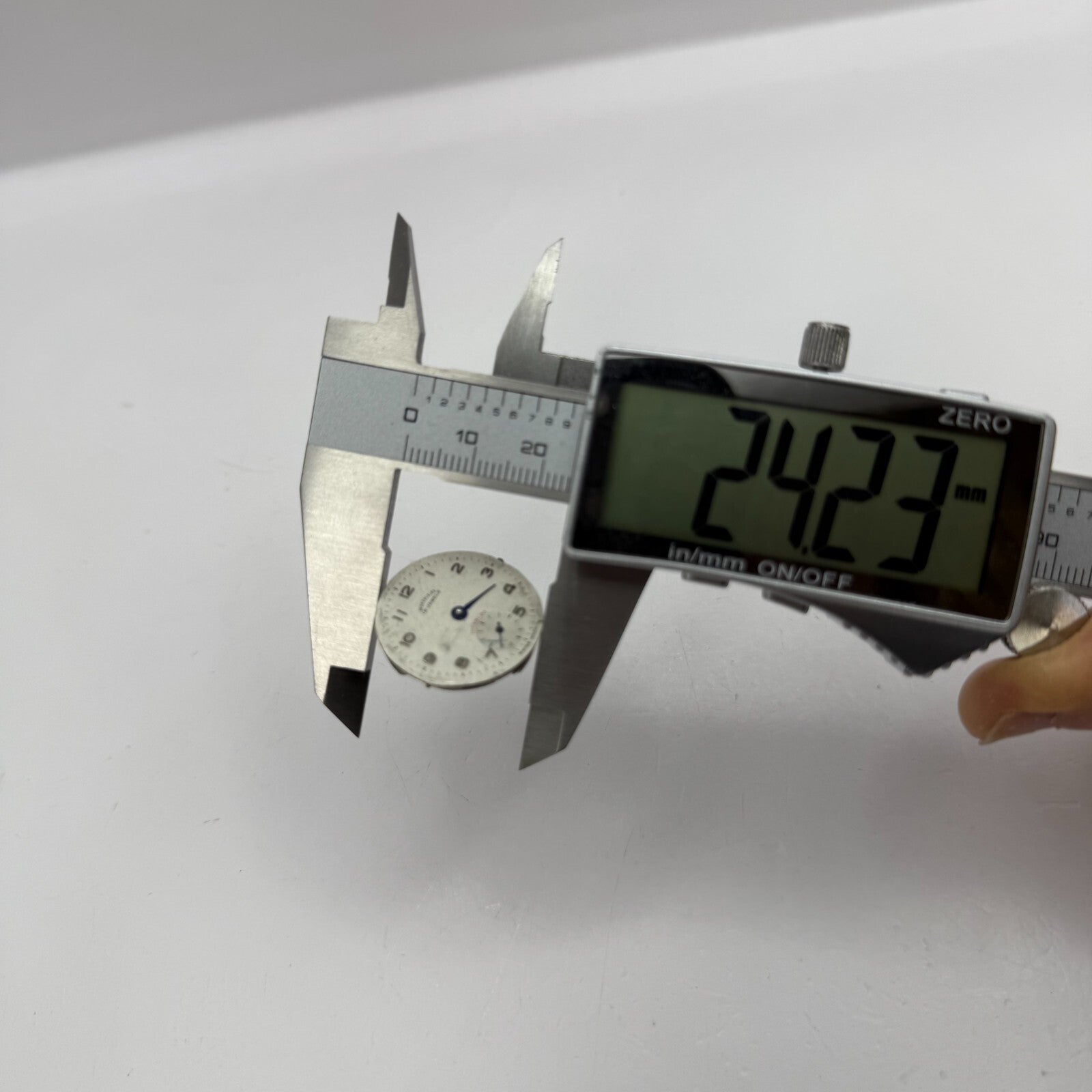 23.6mm Vintage Shield V Model Peseux 170 Manual Wind Watch Movement PARTS REPAIR