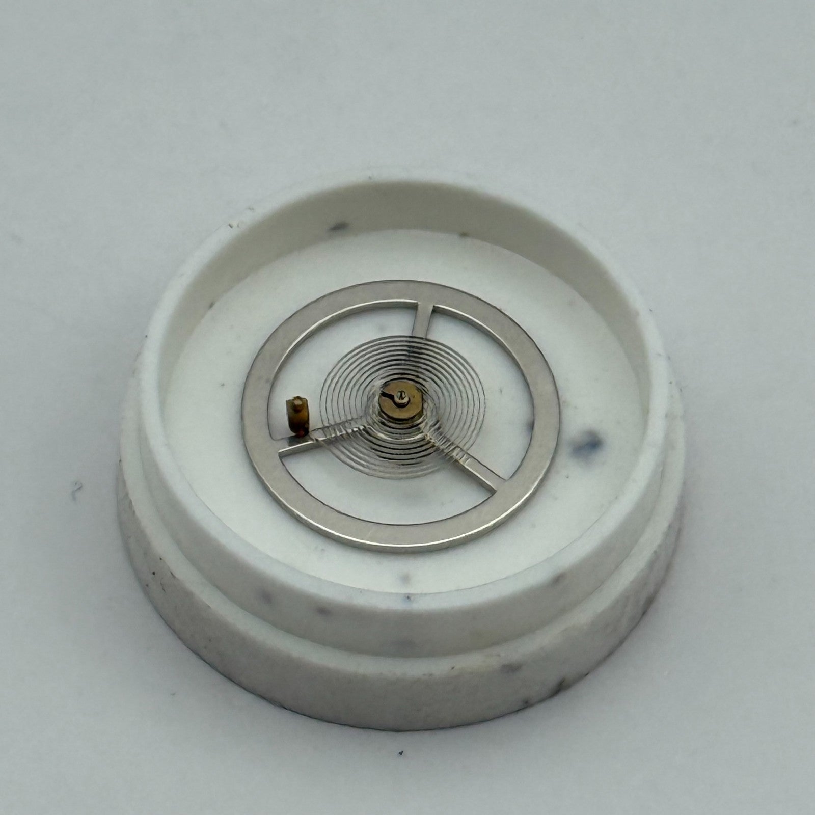 Brac 500 Balance Wheel Complete And Spring  696 Watch Movement Parts NOS