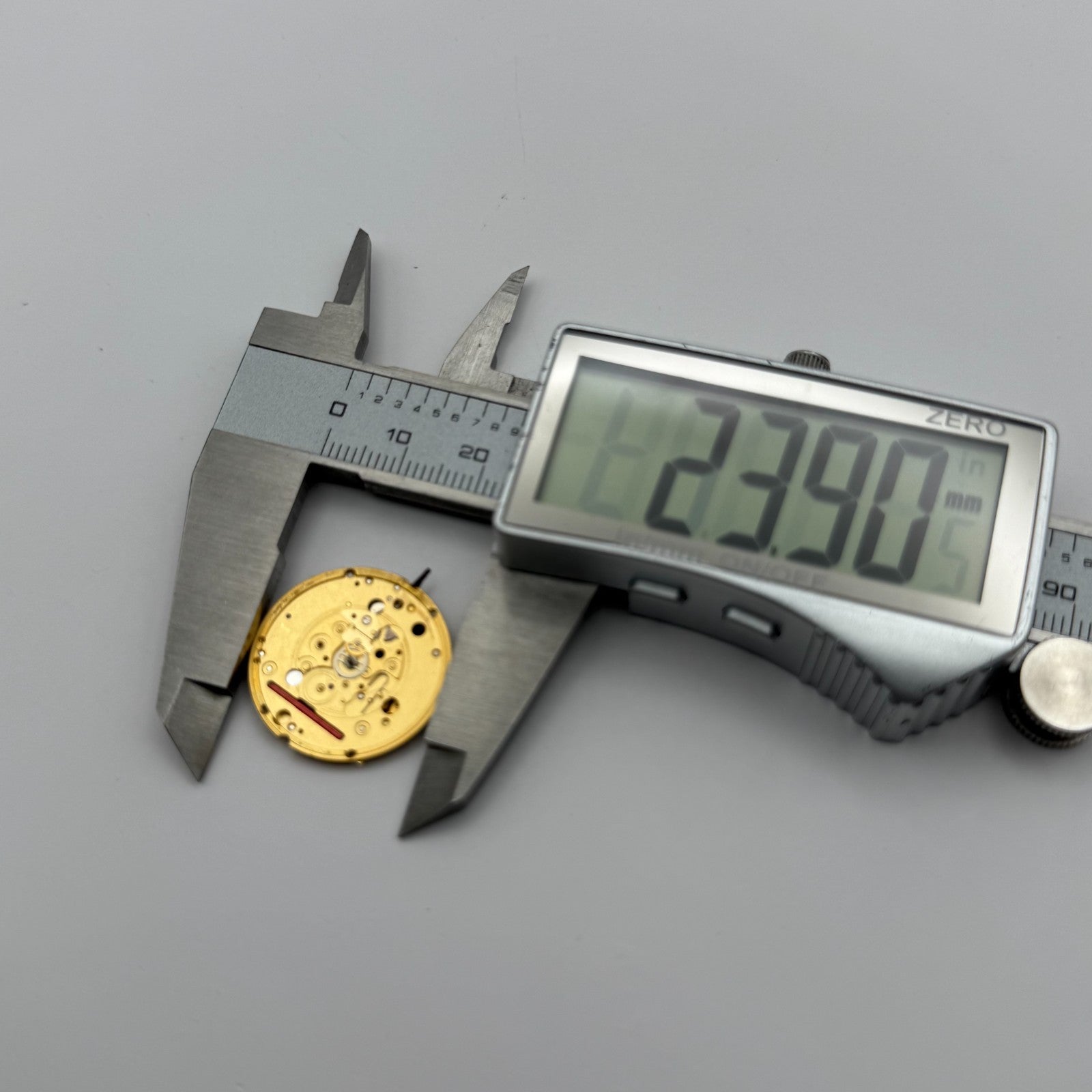 ETA 255.411 Quartz Watch Movement 6 Jewels Swiss Vintage Parts Repair 23.9mm