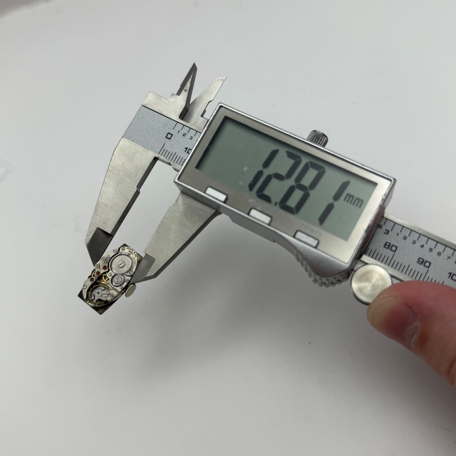 Running Vintage Zenith Tilden Thurber High Grade Oval Tank Watch Movement Manual