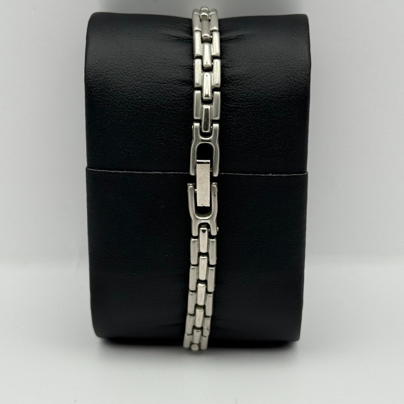 Buckingham Ladies Quartz Watch Purple Dial Silver Tone Bracelet Working 18mm