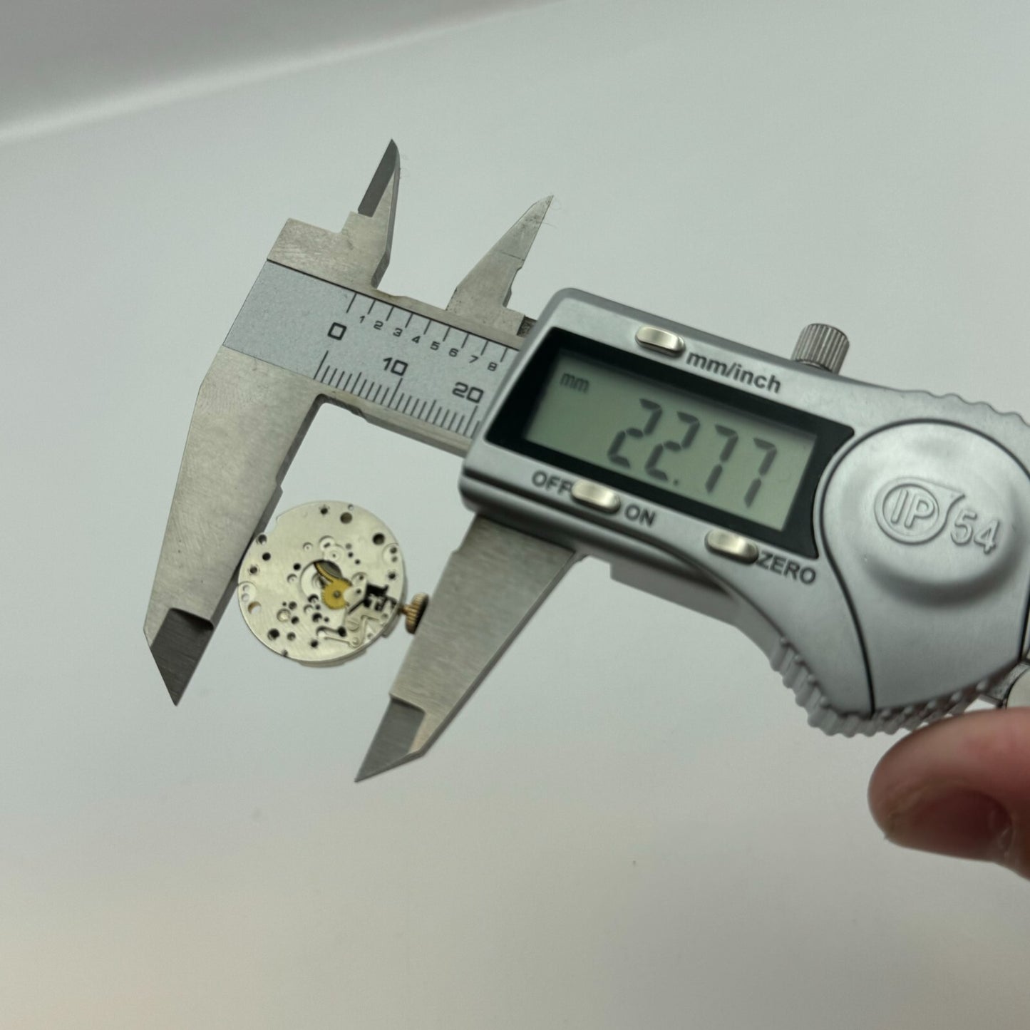 19.7mm Ronda RL 9013 Manual Wind 1 Jewel Watch Movement Swiss Made Vintage PARTS