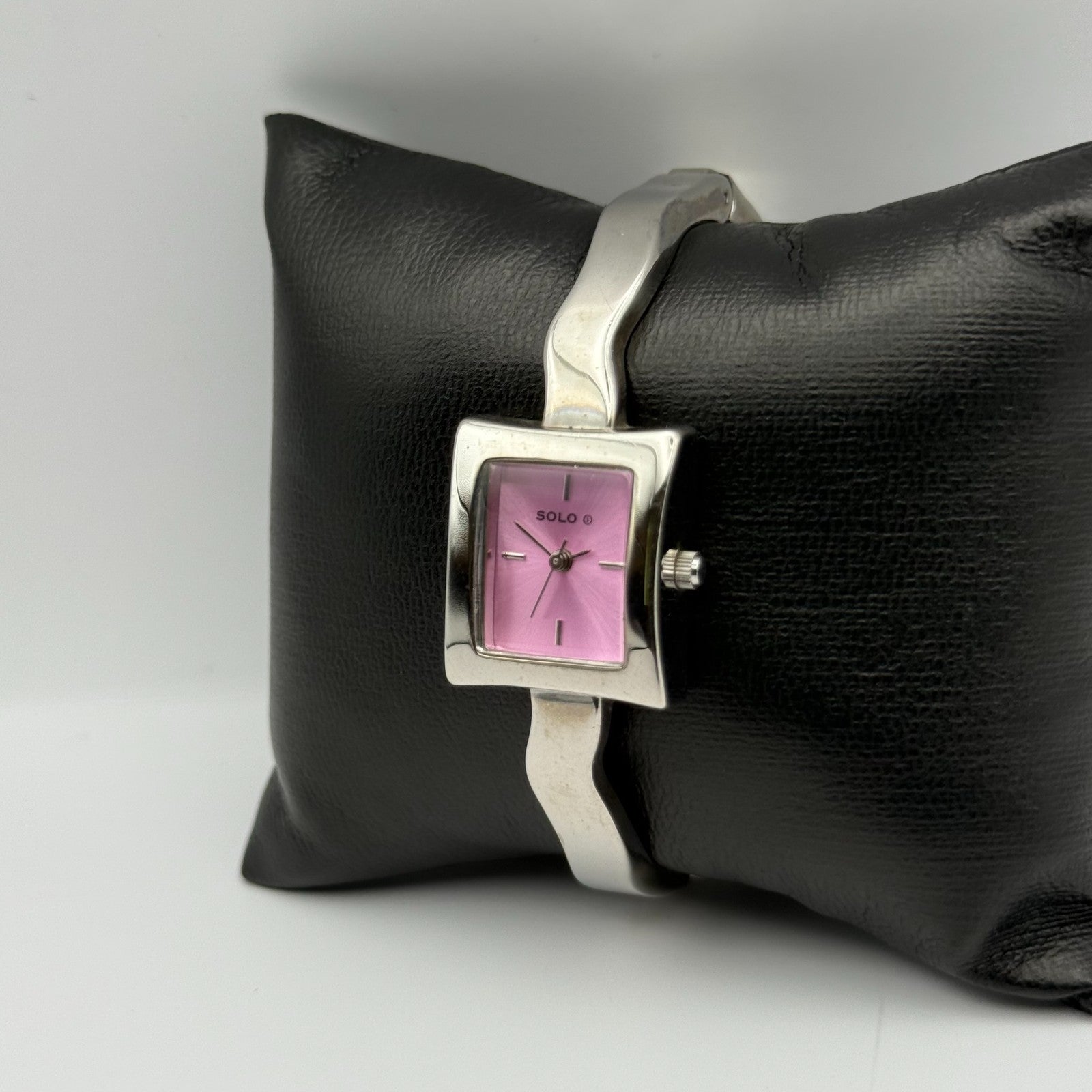 Solo Ladies Quartz Watch Pink Dial Silver Tone Bangle Working 20mm 6 Inches