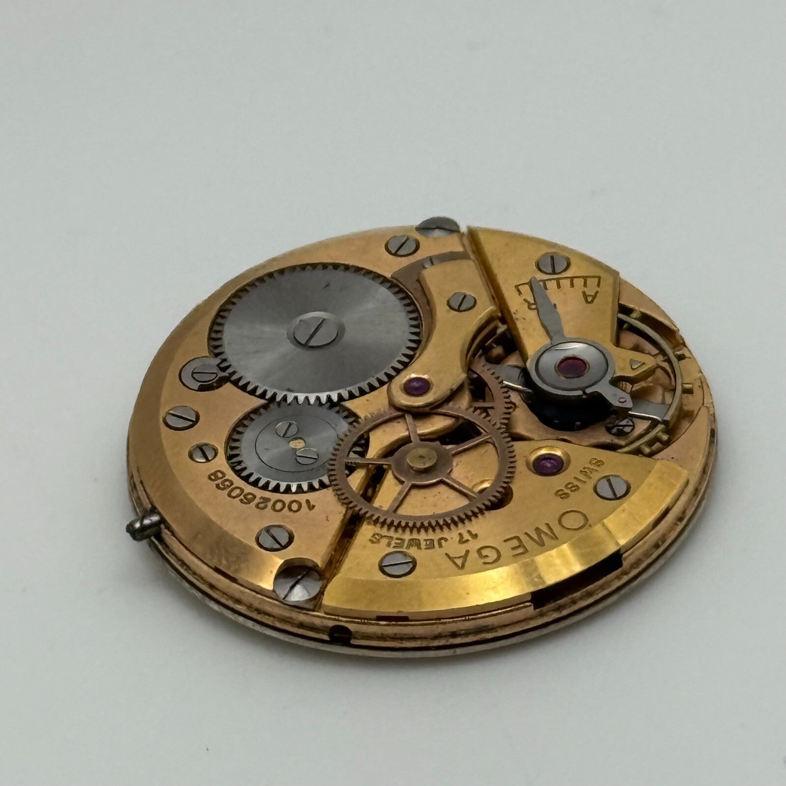 28.6mm 1940s Vintage Omega 28SC Swiss Manual Wind Watch Movement PARTS REPAIR