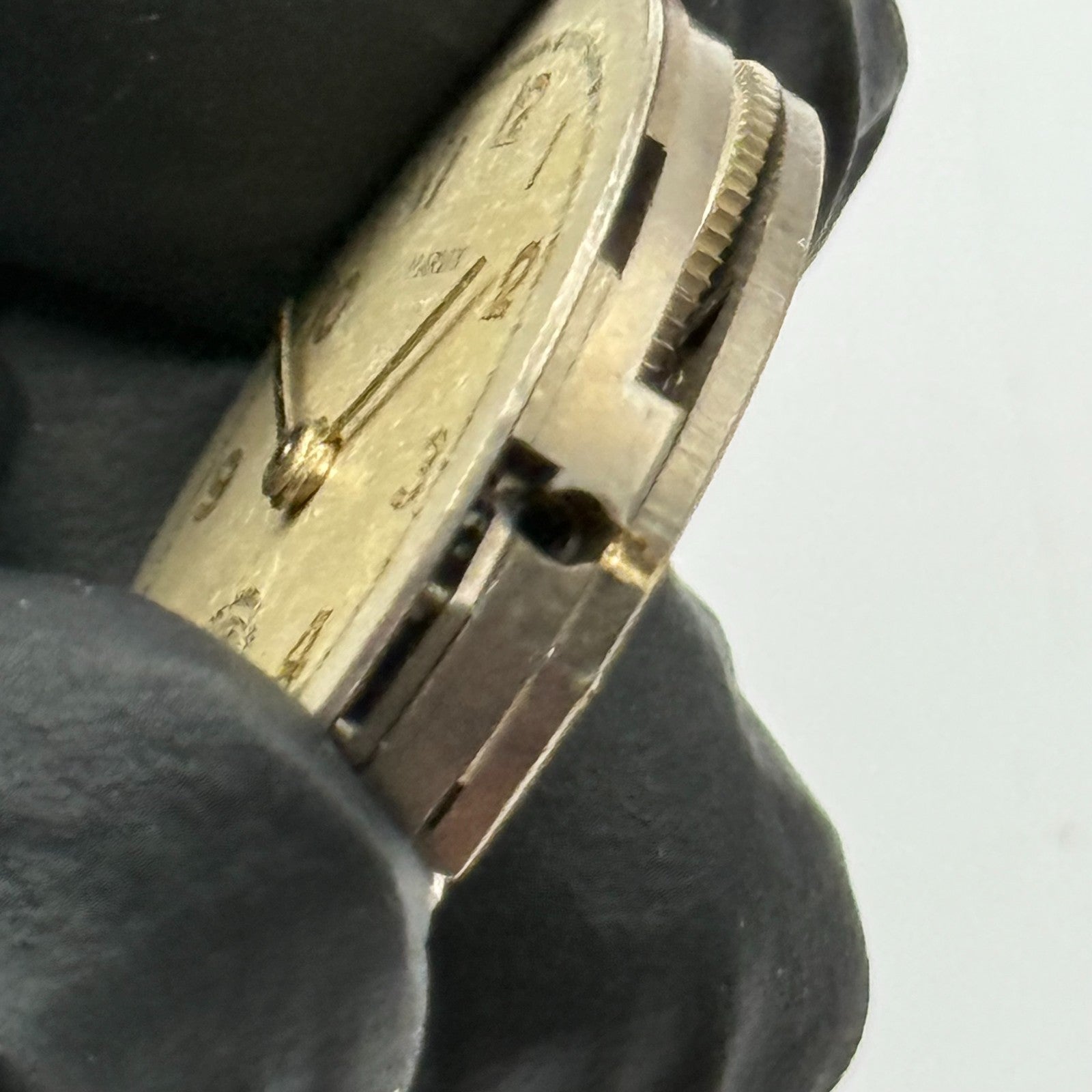 Marvin 17 Jewels Non Magnetic Watch Movement Manual Wind Vintage Parts 23.2mm