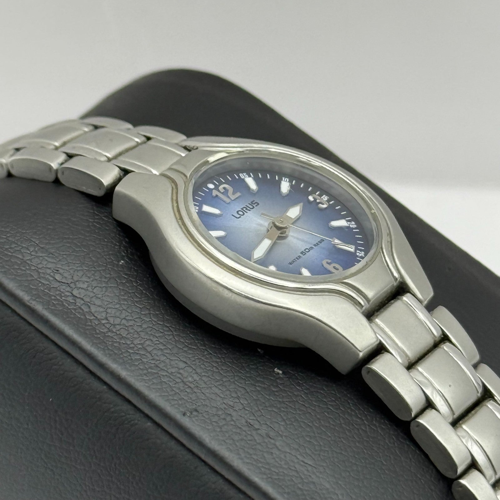 Lorus Ladies Quartz Watch Blue Dial Silver Tone Bracelet Japan Working 23mm