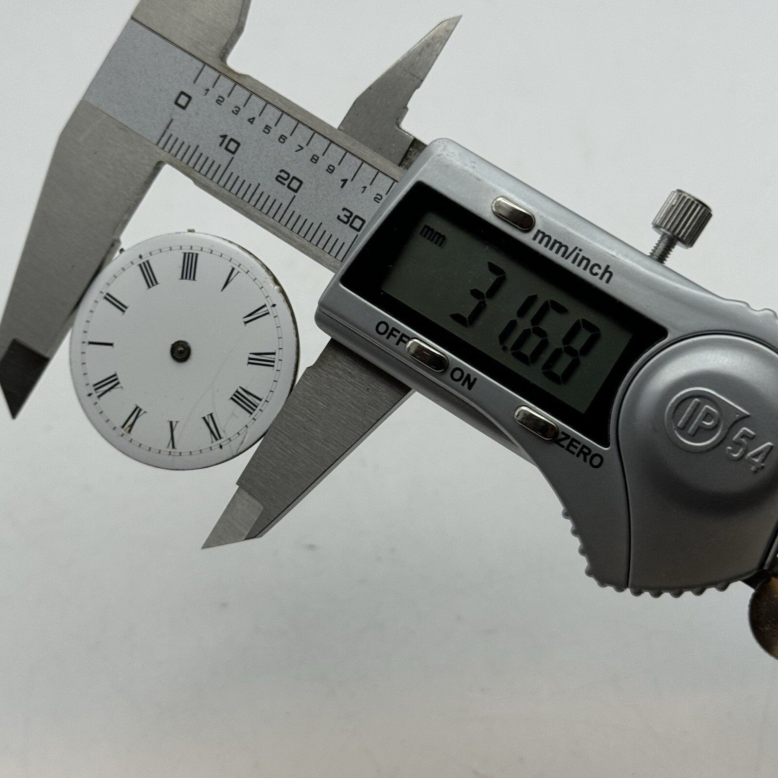 31.6mm Quality White Porcelain Dial Cylinder Watch Movement FOR PARTS
