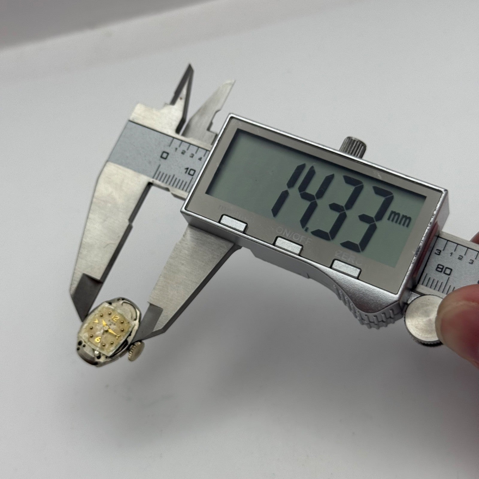 Elgin 660 Watch Movement 17 Jewels USA Vintage American Parts Repair 14.3mm