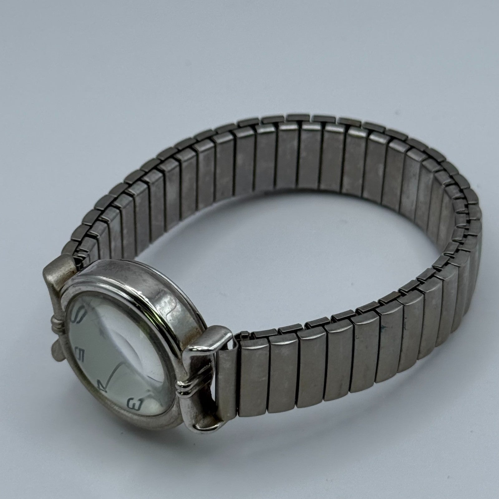 Genious Ladies Quartz Watch Silver Tone Expandable Band Japan Steel Working 24mm