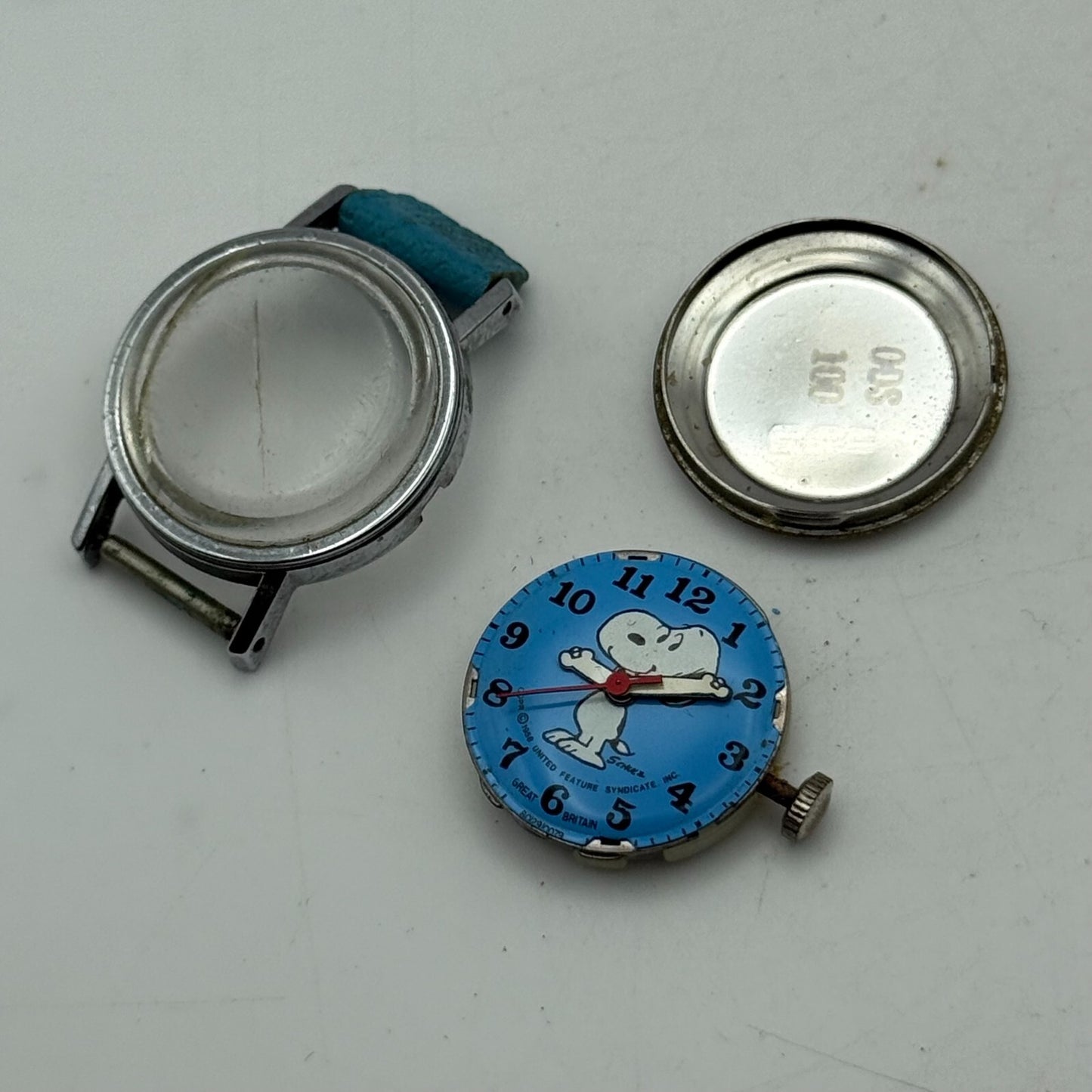 25mm Vintage Blue Timex Snoopy 1958 United Feature Syndicate INC Watch FOR PARTS
