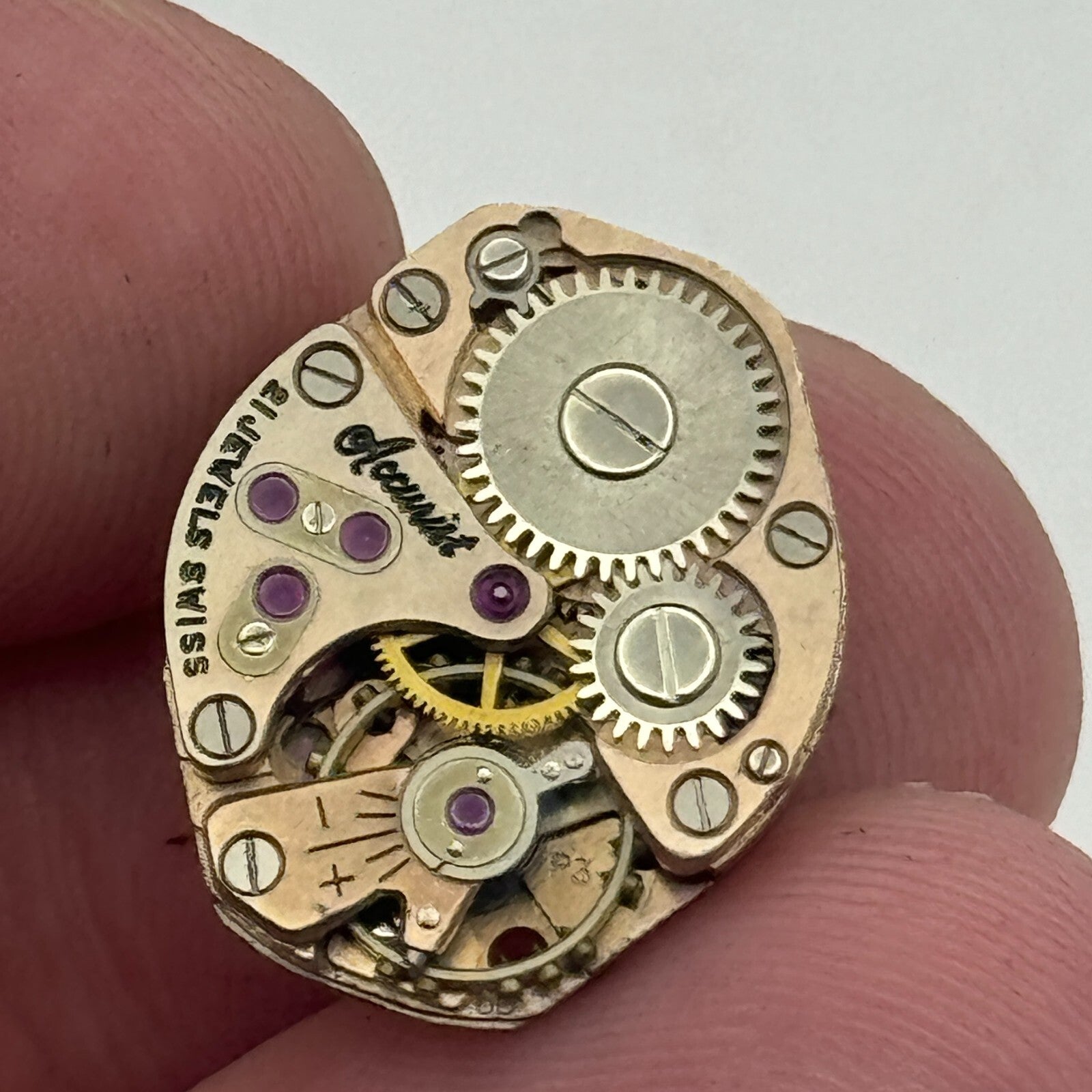 15.3mm Ladies Accurist FHF 60 Manual Wind Watch Movement Swiss Vintage PARTS