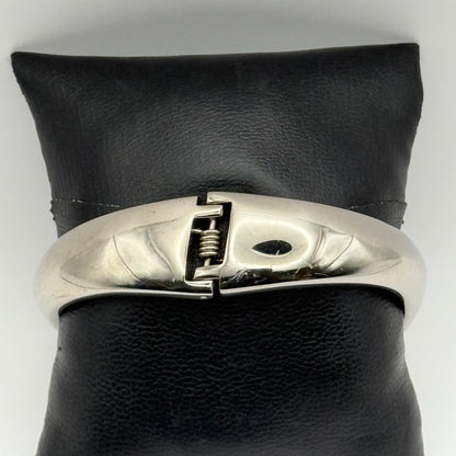 Carvel Ladies Dolphin Bangle Watch Quartz Silver Tone Working 20mm 5.5 Inches