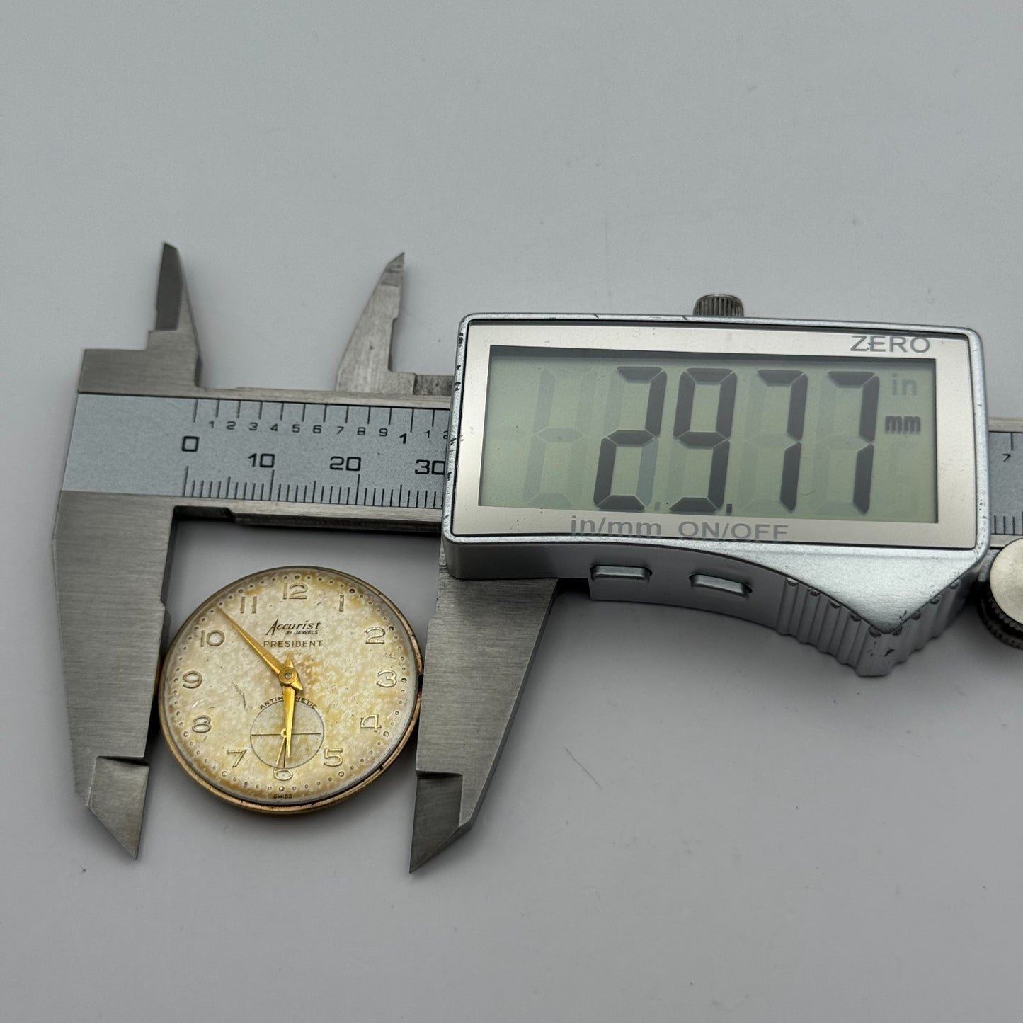 AS 1002 984 Watch Movement Accurist President Manual Wind Vintage Parts 29.7mm