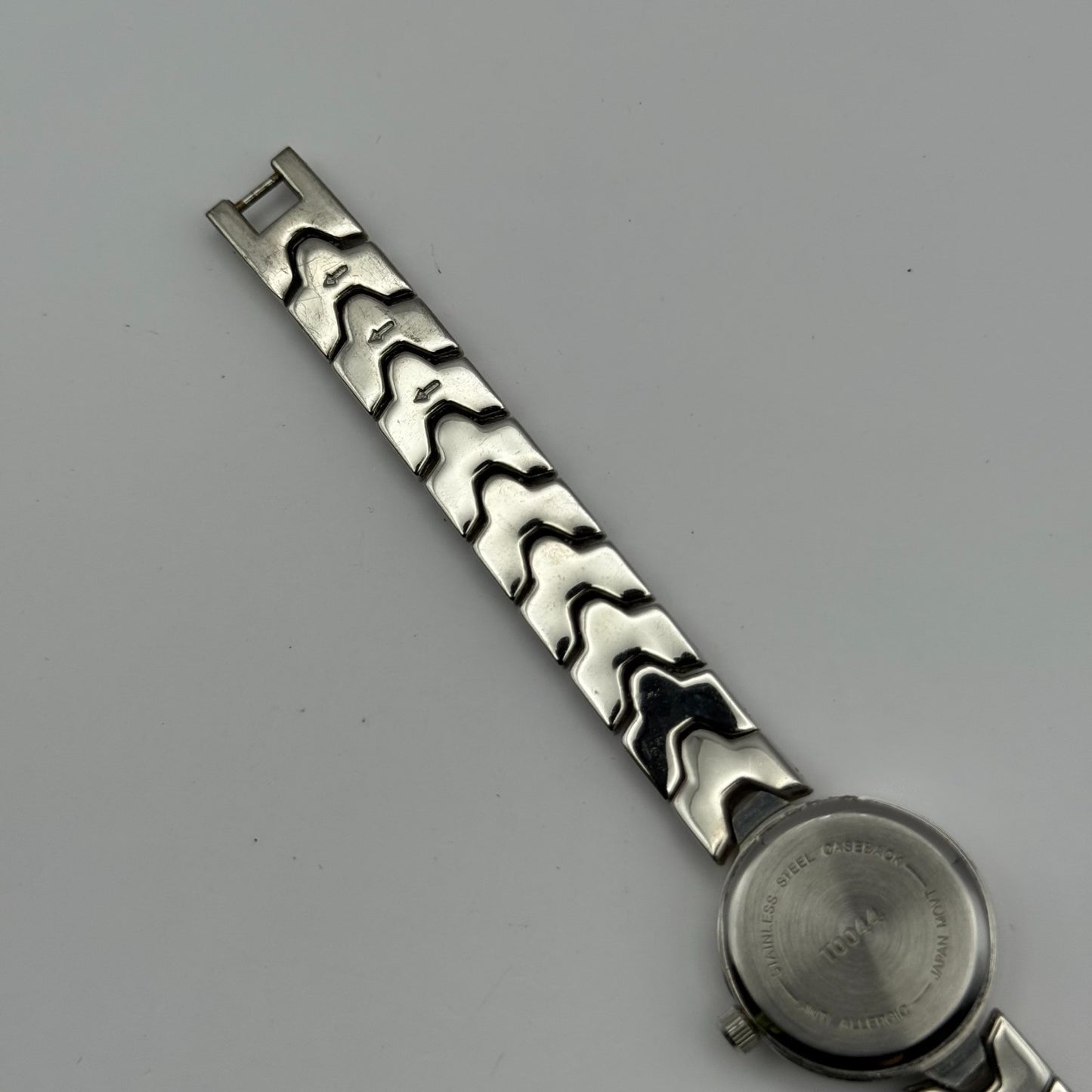 Henley Ladies Quartz Watch White Dial Silver Tone Bracelet Japan Working 21mm