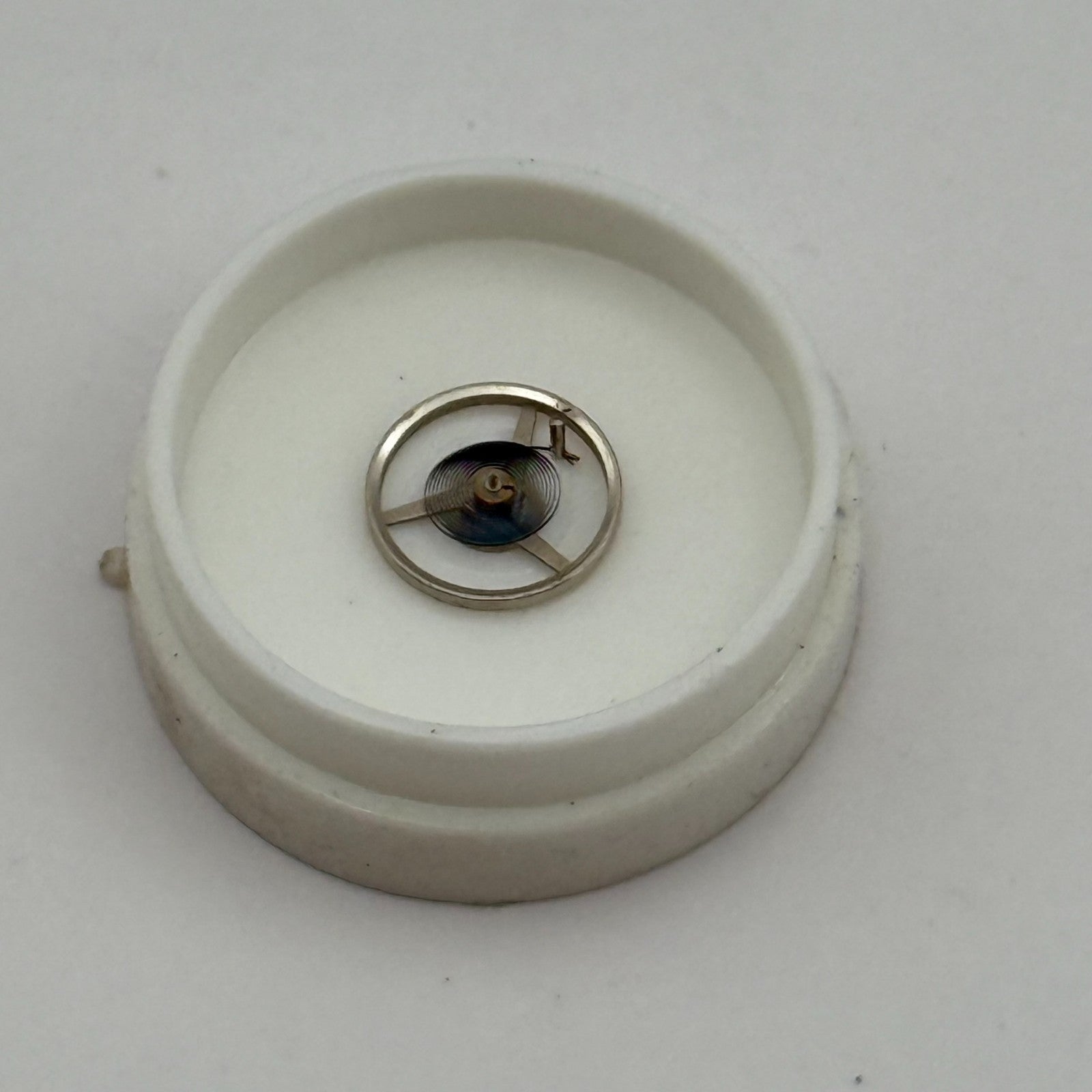 FEF 6620 Balance Wheel Complete And Spring 5½’’’ 450 M Watch Movement Parts NOS