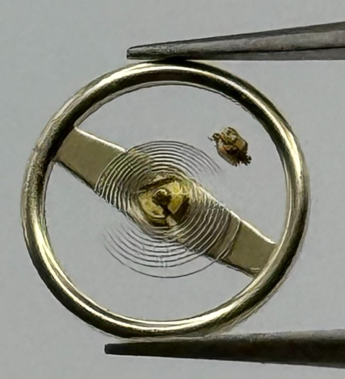 RL 8013 Balance Wheel Complete And Spring  8¾’’’ 1458 M Watch Movement Parts NOS