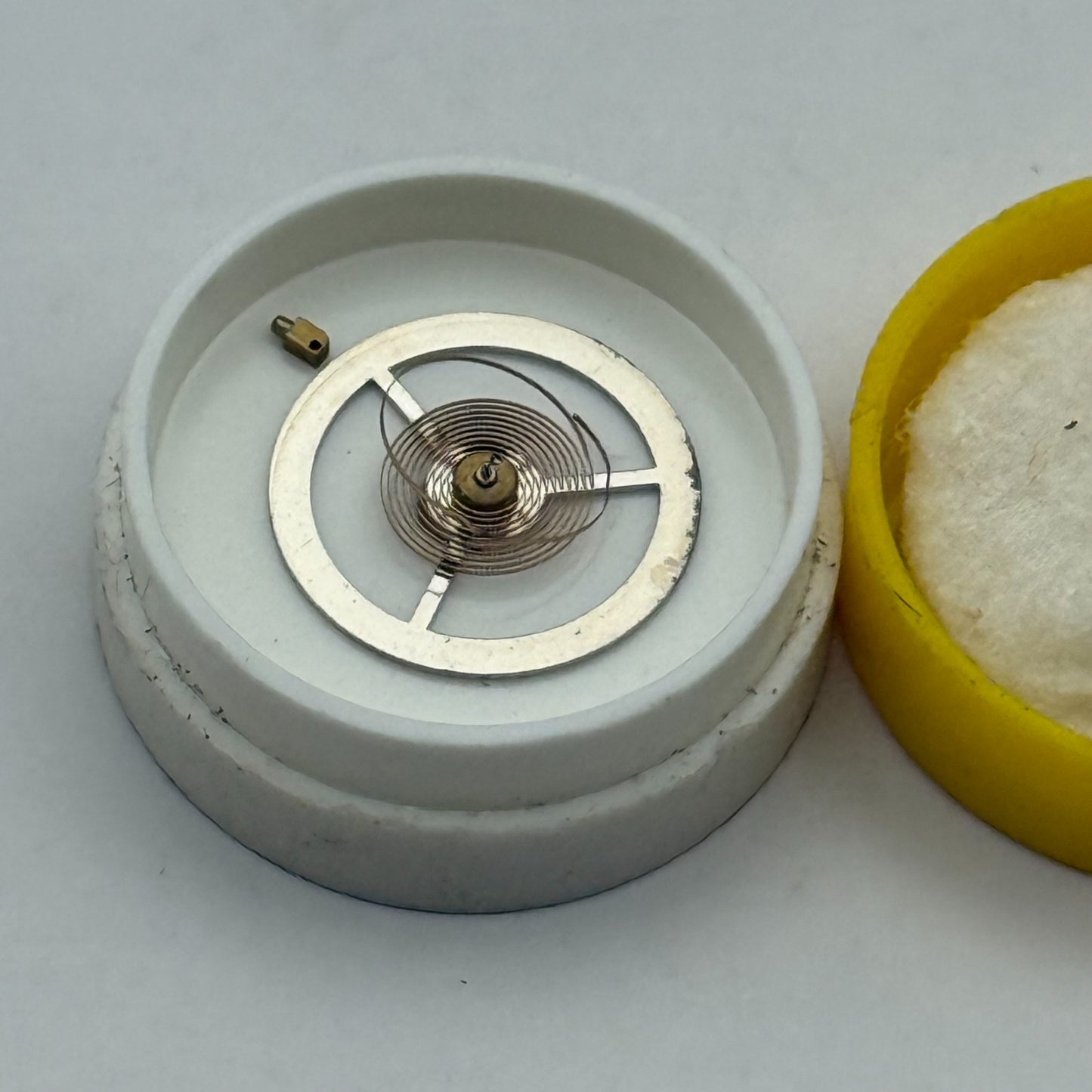 EB 8800 Balance Complete 12''' Renata 1309 Watch Movement Parts DAMAGED