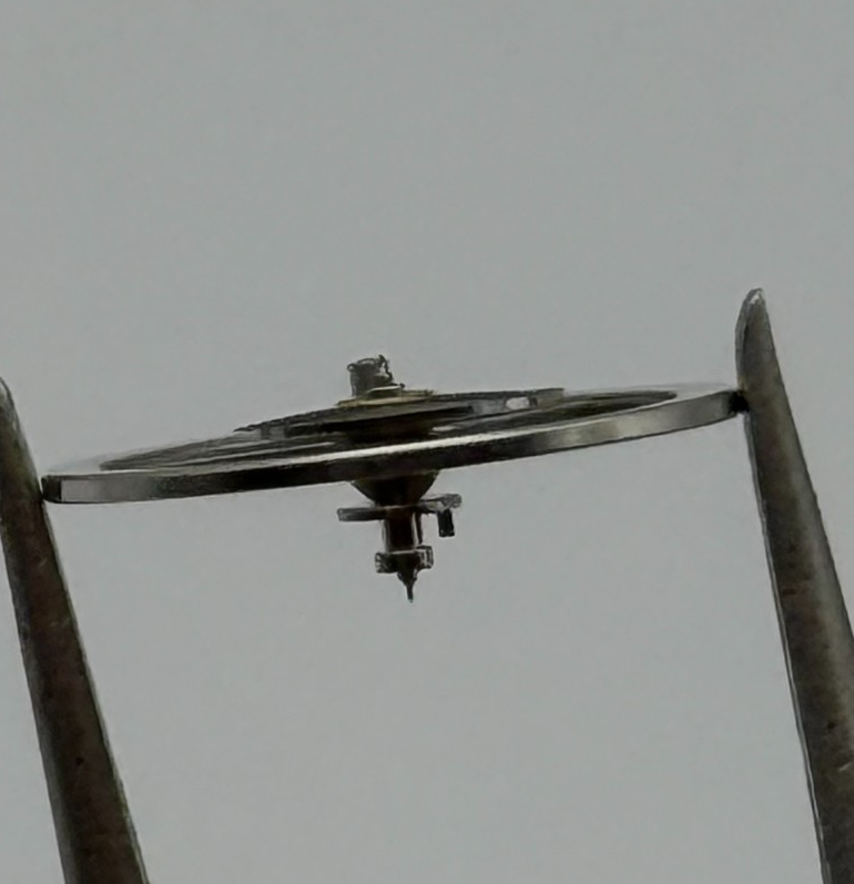 EB 1197 Balance Wheel Complete And Spring 10½’’’ 109 M Watch Movement Parts NOS