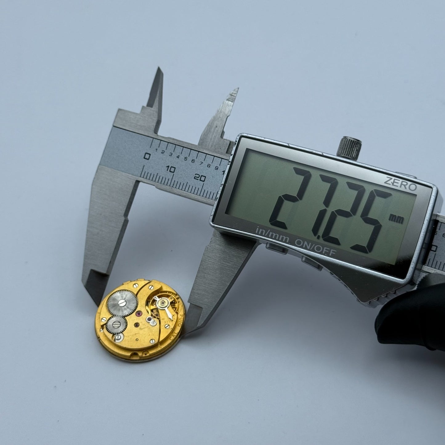 Smiths Imperial Cal 0104 Watch Movement Manual Wind Vintage Parts Repair 27.2mm