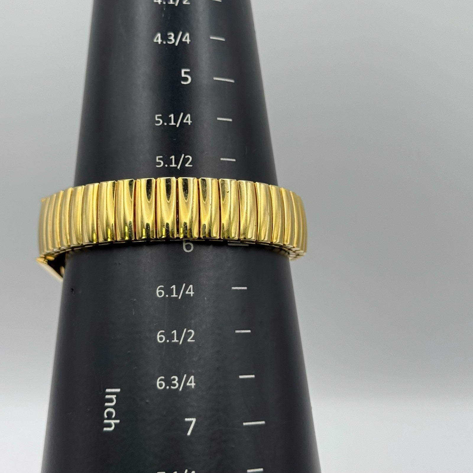 Hana Ladies Quartz Watch White Dial Gold Tone Expandable Band Steel Working 23mm