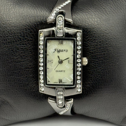 Figaro Italian Design Ladies Quartz Watch Crystal Accents Japan Working 19mm