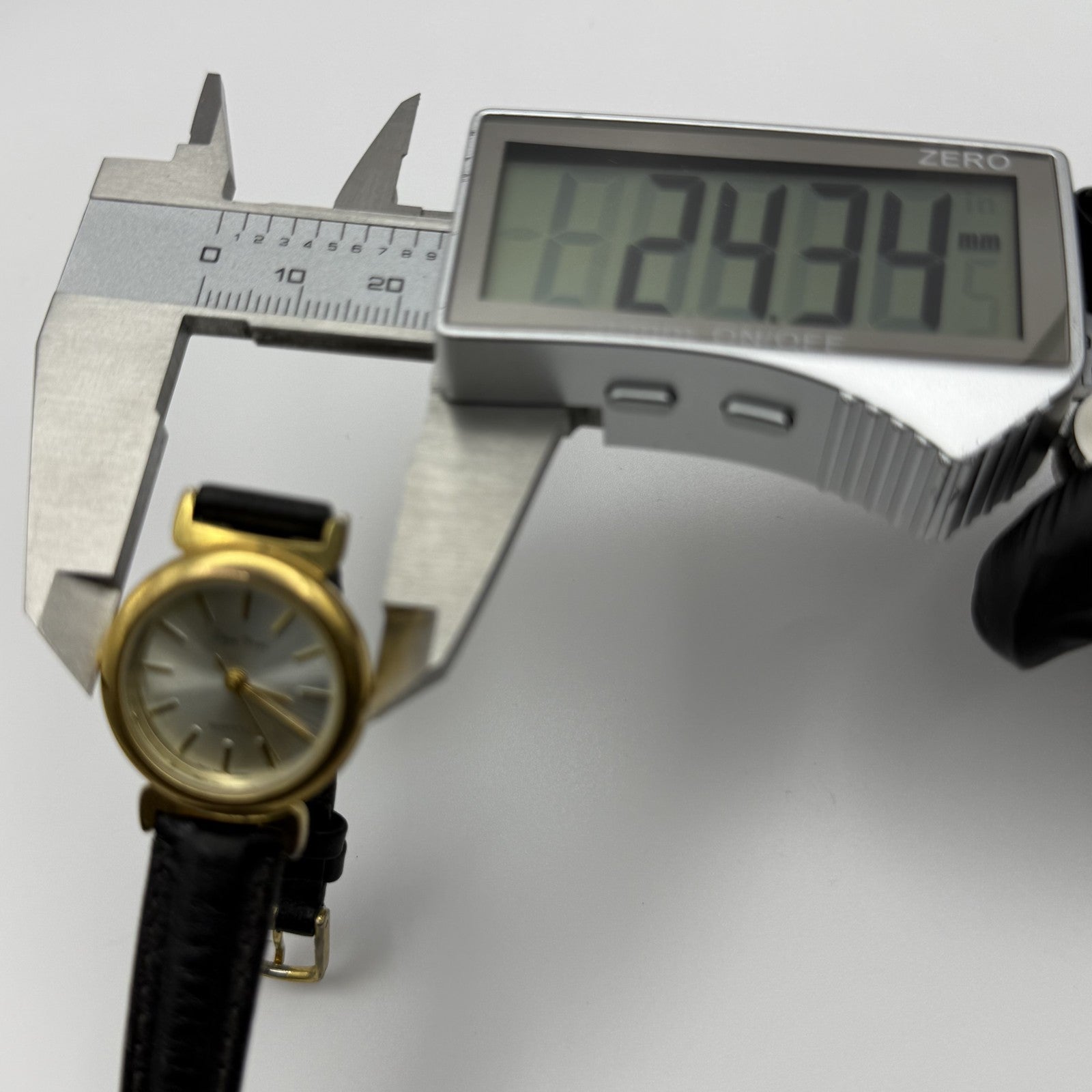 Working Ladies Pierre Nicol Gold Plated 24mm Quartz Watch New Battery Adjustable