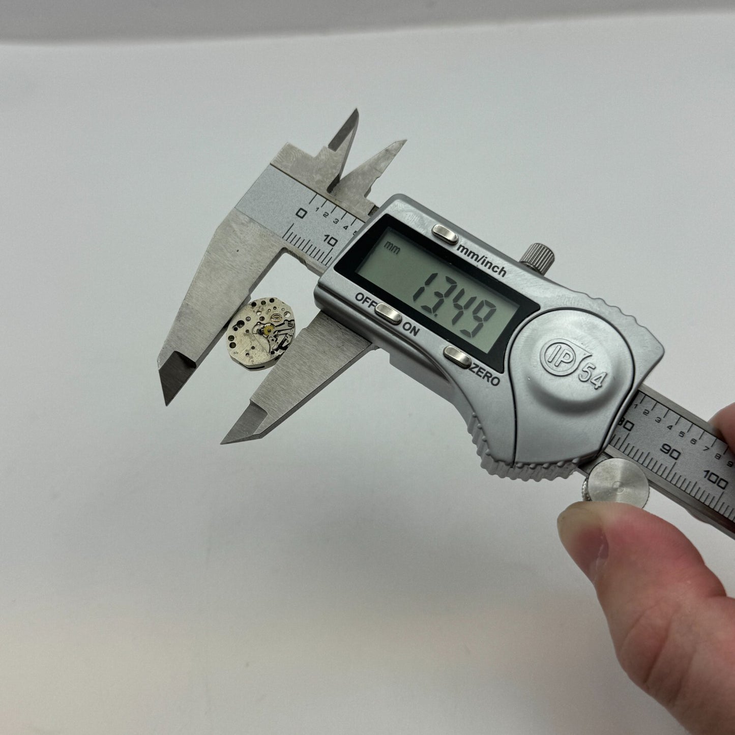 Glashutte GUB 09-20 Watch Movement Ladies Manual Wind Vintage Swiss Parts 12.9mm