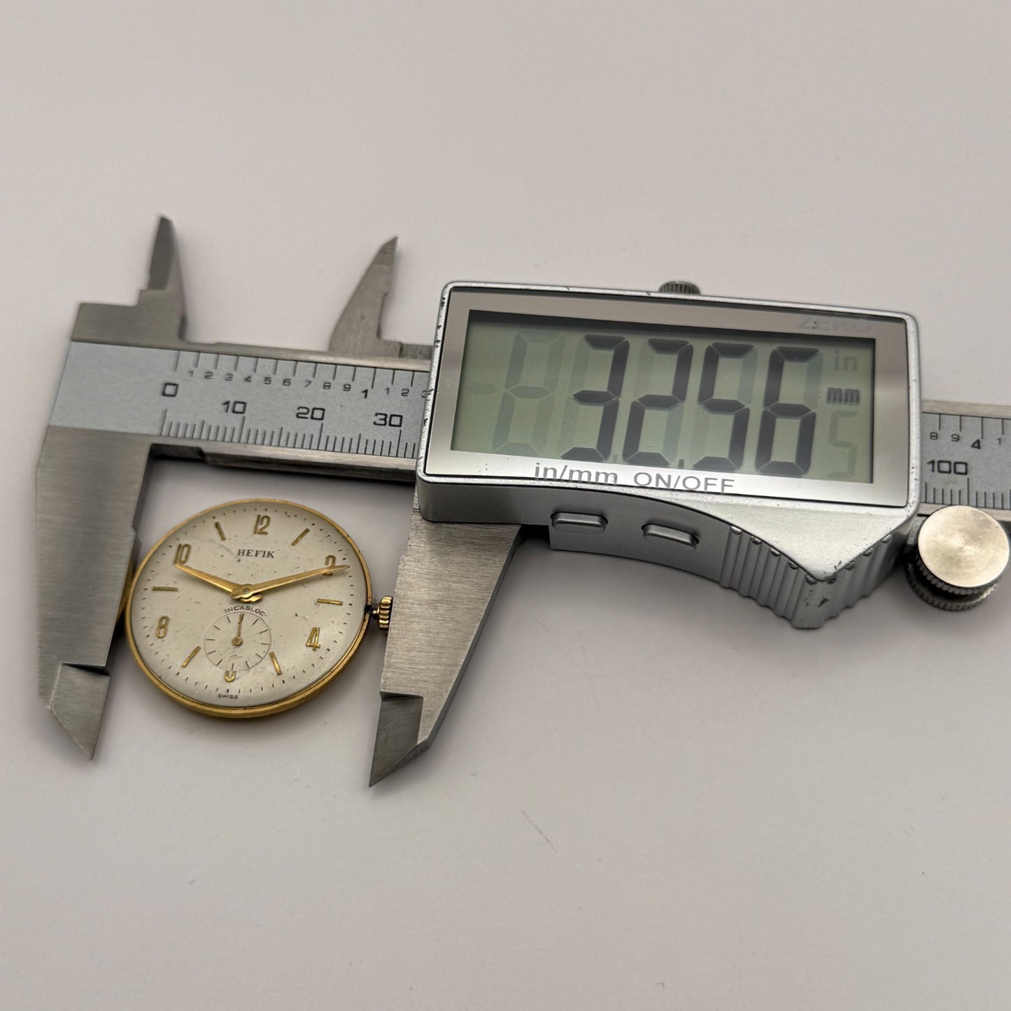 FHF 81 Watch Movement Running Hefik Manual Wind Vintage Swiss Parts 29.7mm