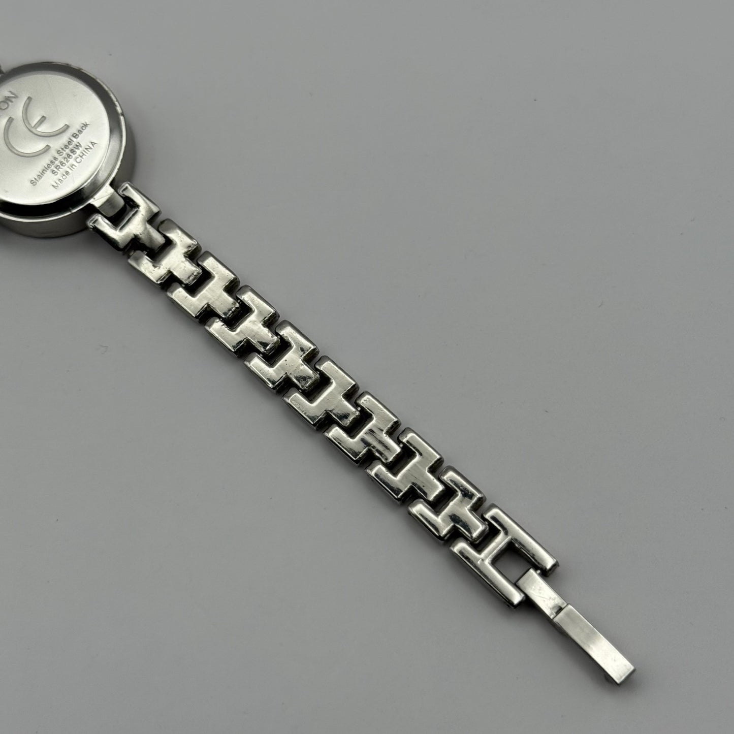 Avon Ladies Quartz Watch Mother of Pearl Dial Silver Tone Bracelet Working 21mm