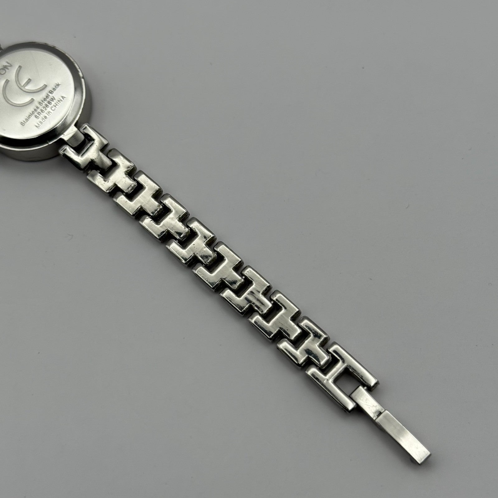 Avon Ladies Quartz Watch Mother of Pearl Dial Silver Tone Bracelet Working 21mm