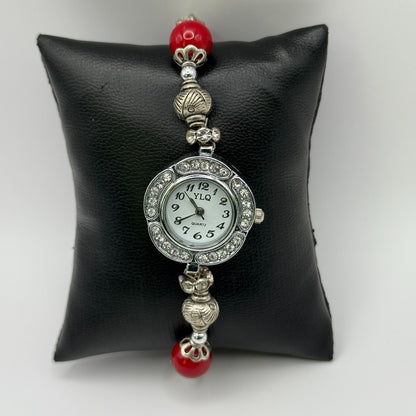YLQ Ladies Quartz Watch Crystal Accent Case Red Beaded Bracelet Working 25mm