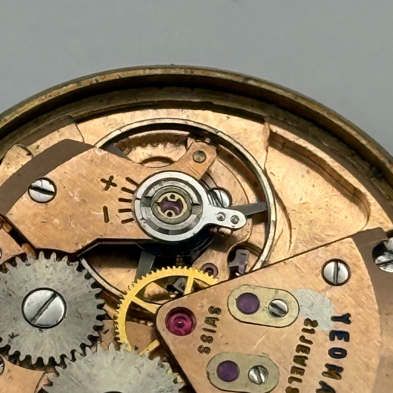 ETA 2409 Date Watch Movement Yeoman Lever Manual Wind Vintage Parts 29.7mm