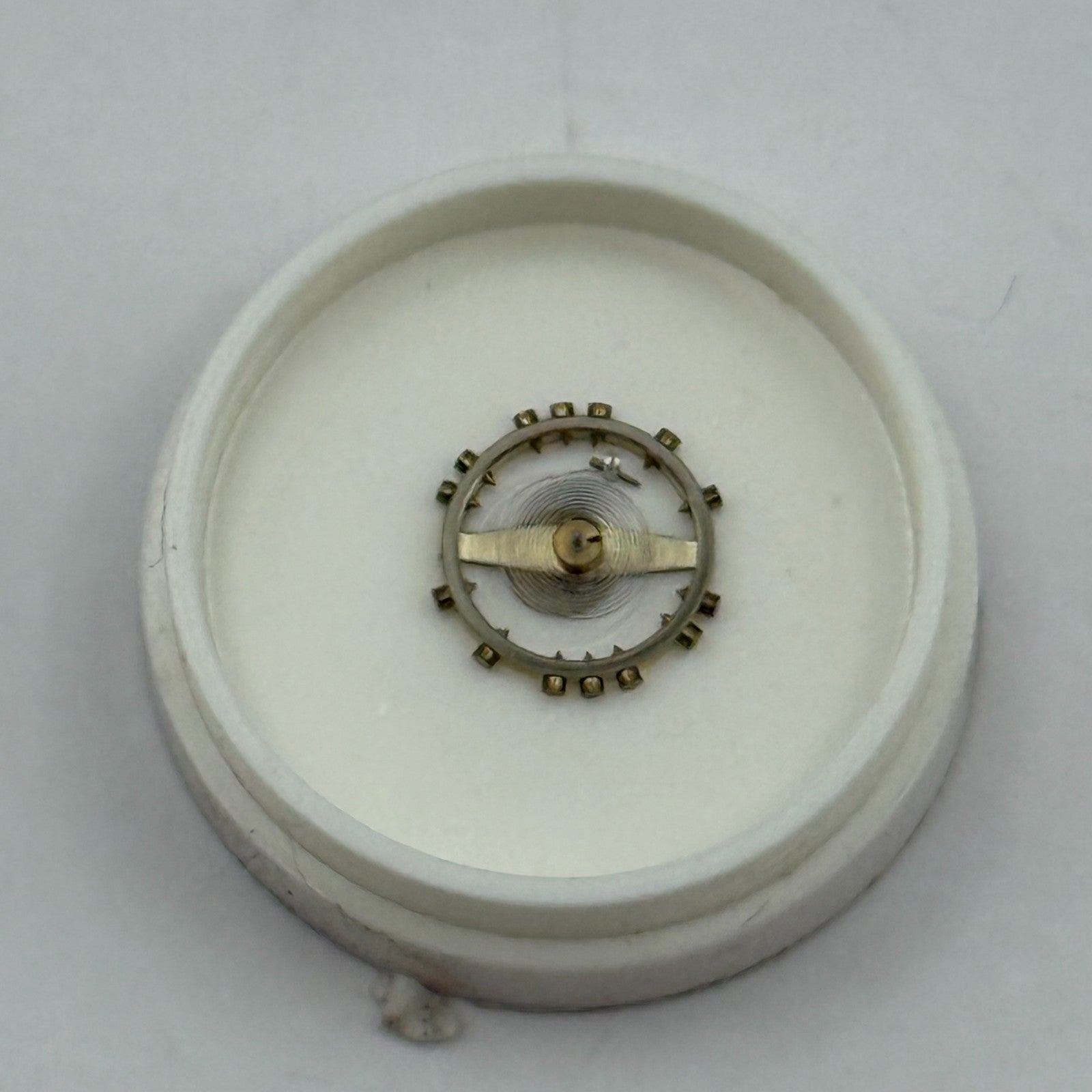 FEF 6600 Balance Wheel Complete And Spring 1181 M Watch Movement Parts NOS