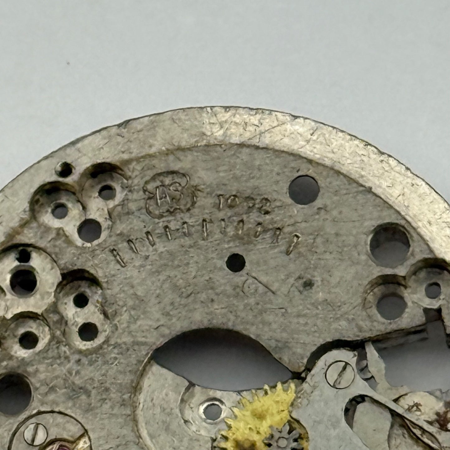 AS 1002 Watch Movement Manual Wind Vintage Swiss Incomplete Parts Repair 25.9mm