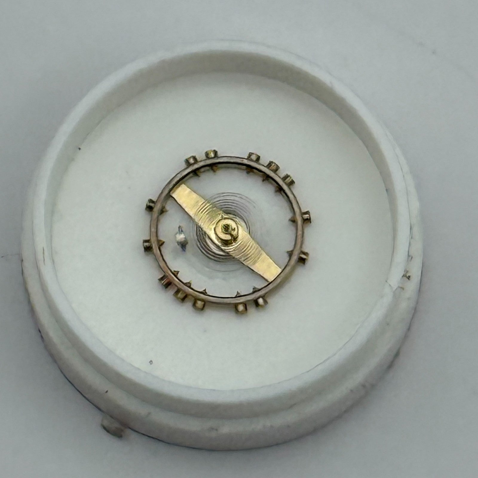 FEF 370 371 Balance Wheel Complete And Spring  176 Watch Movement Parts NOS