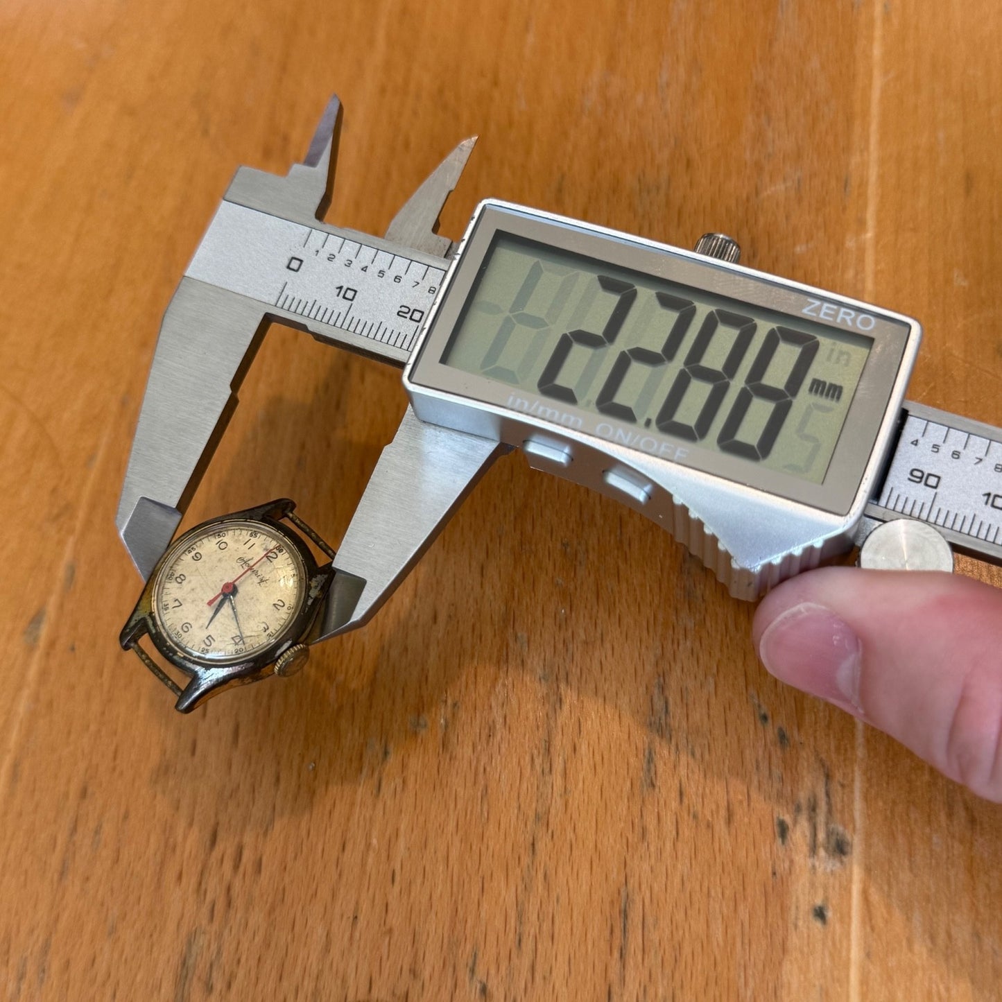 22mm Vintage Accurist Sweep Seconds 15 Jewels Manual Wind Watch PARTS / REPAIR