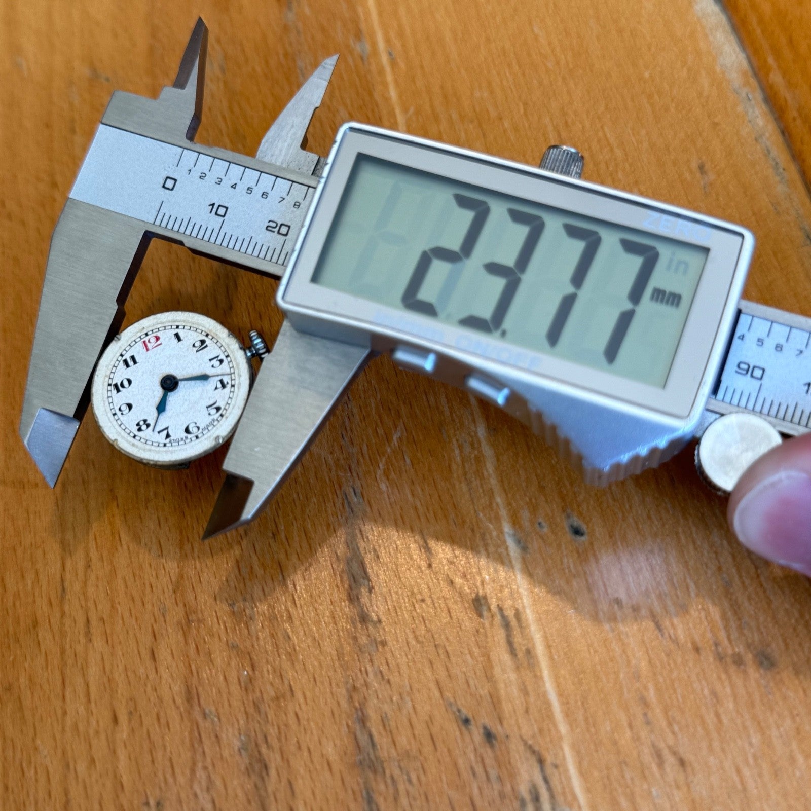 25mm Vintage Trench Style Manual Wind Swiss Made Red 12 Watch PARTS / REPAIR