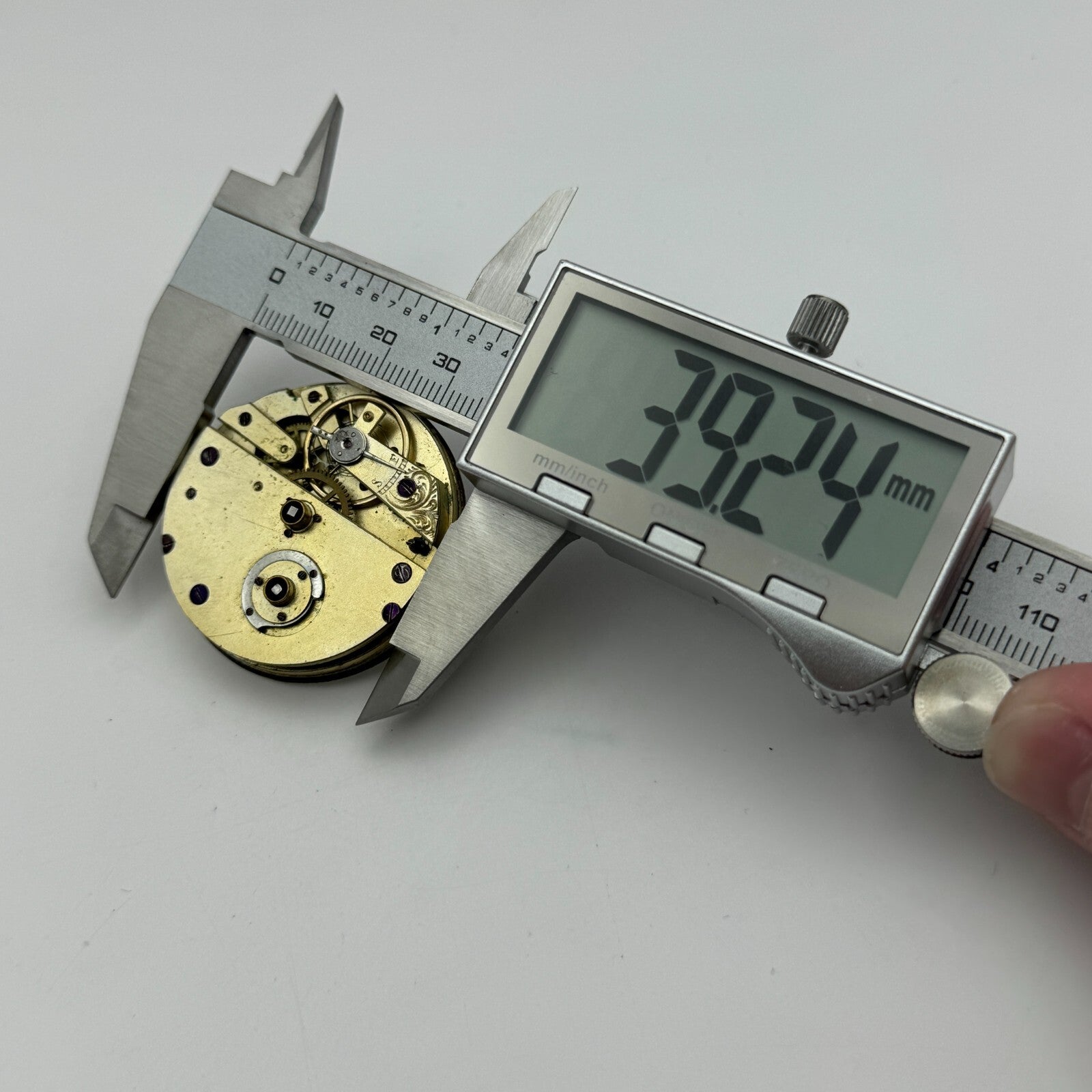 41.8mm Antique Unidentified Key Wound Pocket Watch Movement Dial Hands PARTS