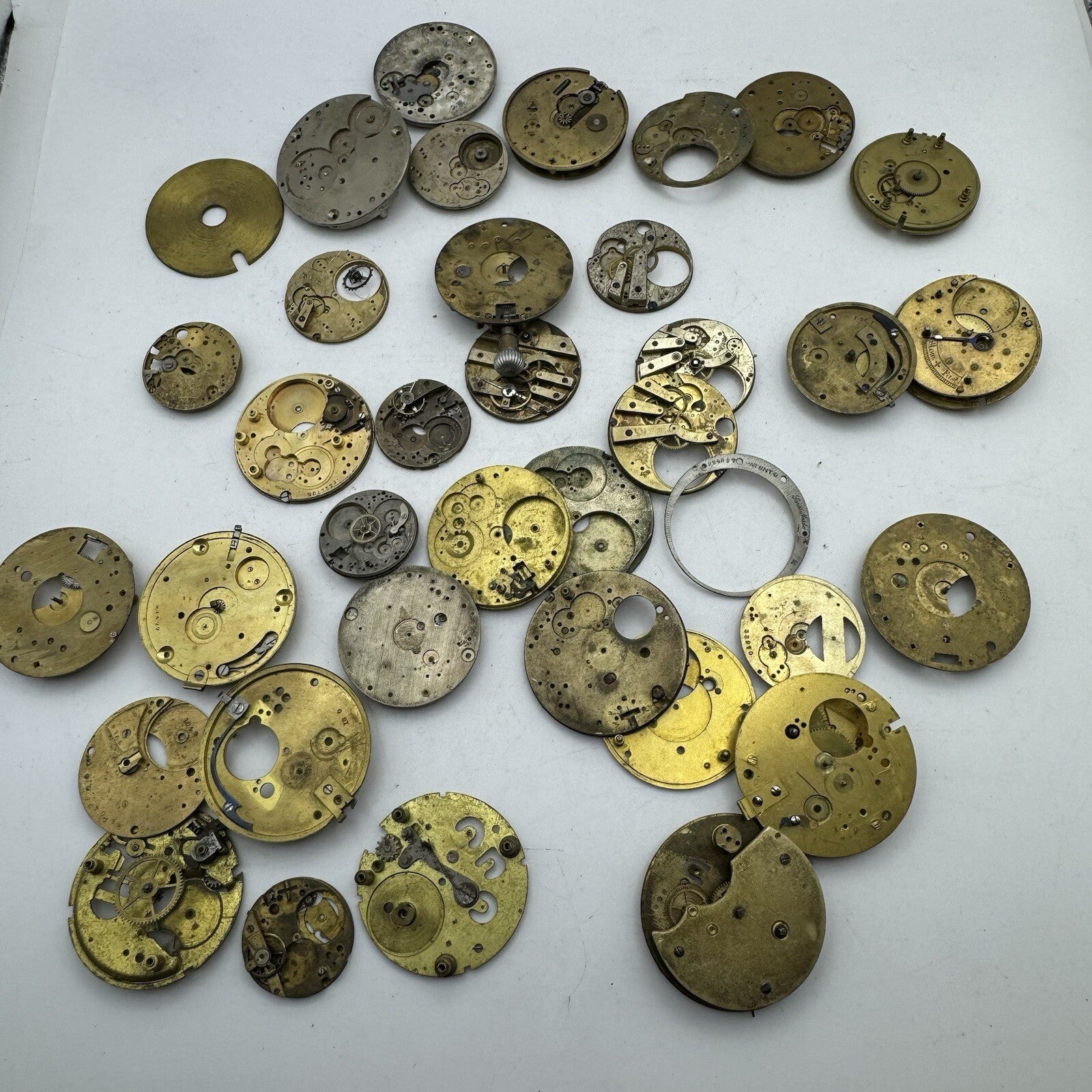 630 Grams Job Lot Of  Pocket Watch Movements Parts For Spares / Repairs / Parts