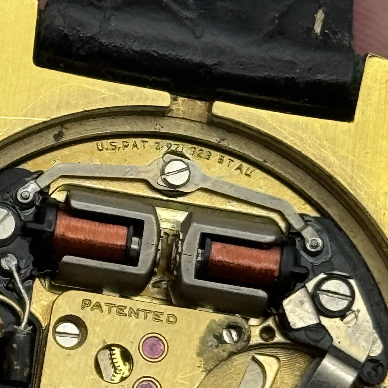 37mm Mens Bulova Accutron 2181F Date Dial Swiss Quartz Vintage Watch TO RESTORE